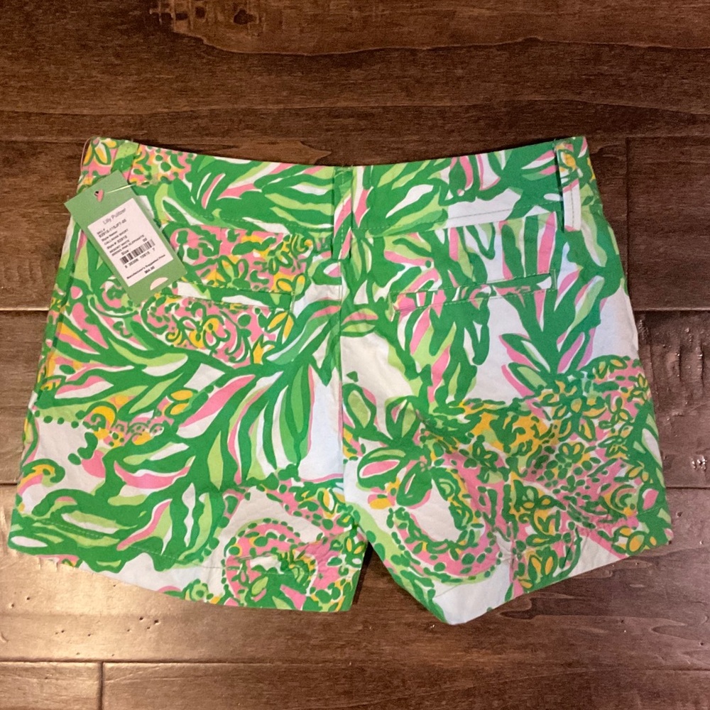 Lilly Pulitzer Women's Tropical Print Shorts - Picture 2 of 3